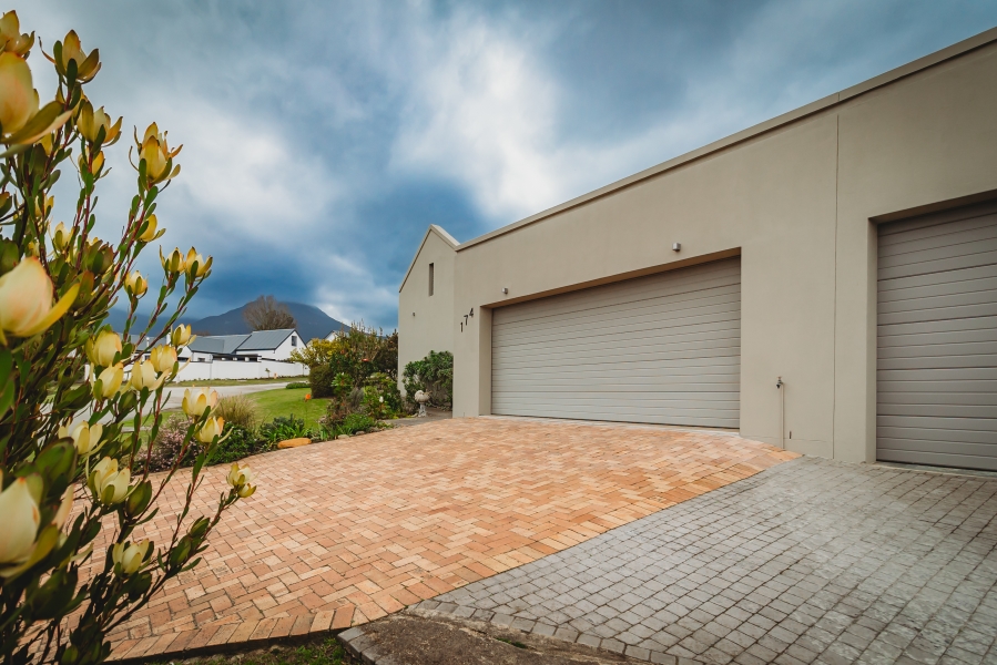 4 Bedroom Property for Sale in Mont Fleur Mountain Estate Western Cape